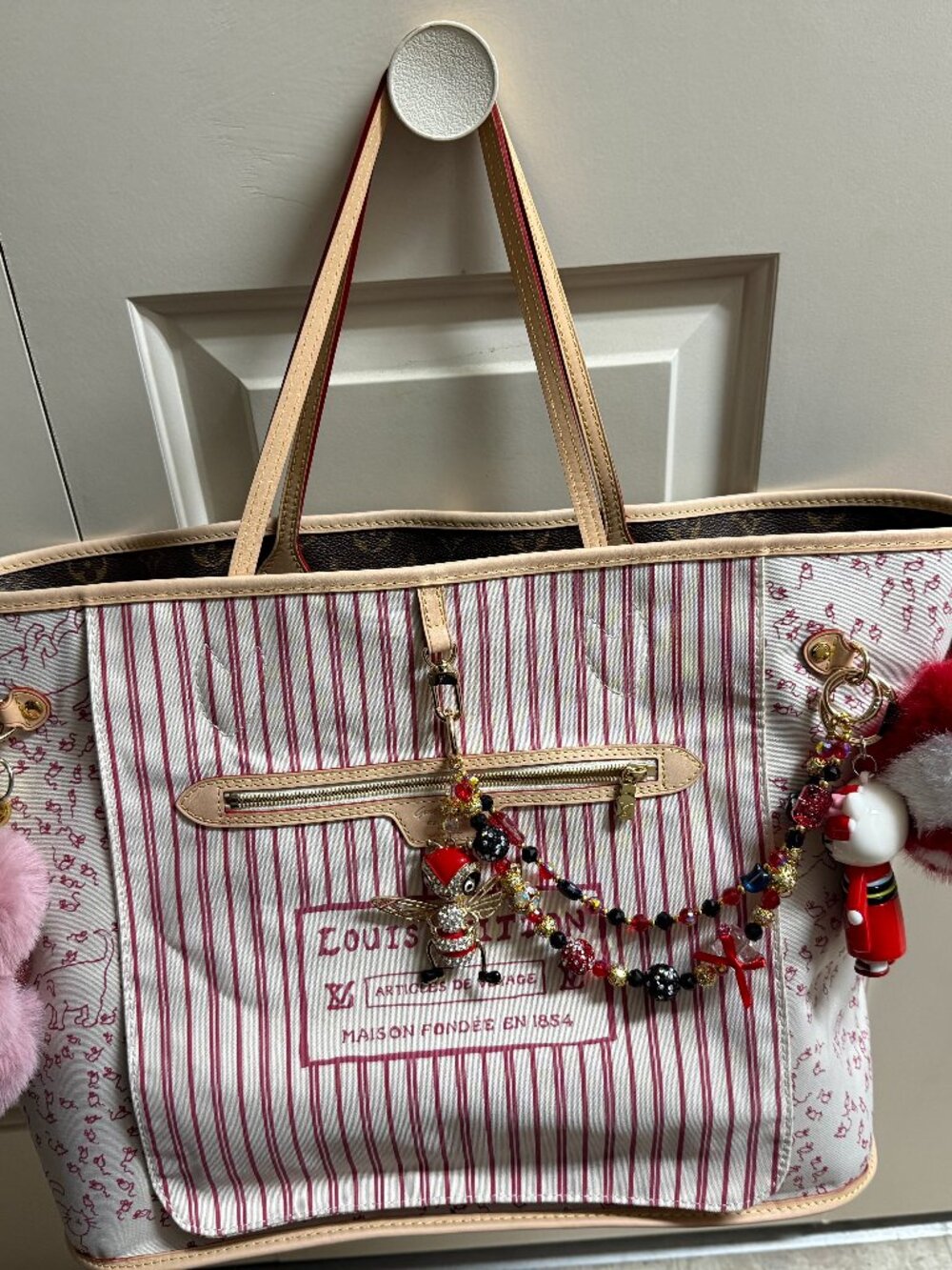 Stunning XL Leather Fashion Tote with Crossbody Strap! New Style Top Quality!